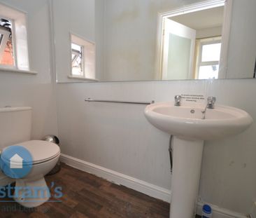 4 bed Flat for Rent - Photo 5
