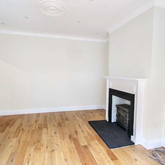 Forest Drive, Woodford Green, IG8 - Photo 1