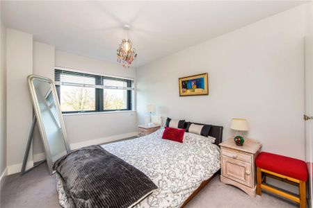 3 bedroom apartment to rent - Photo 4