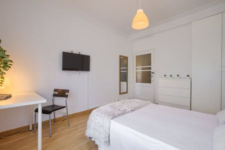 Plaza de Manuel Becerra, Madrid, Community of Madrid 28028 - Photo 4