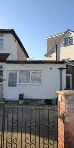 1 bedroom property to rent in Southall - Photo 3