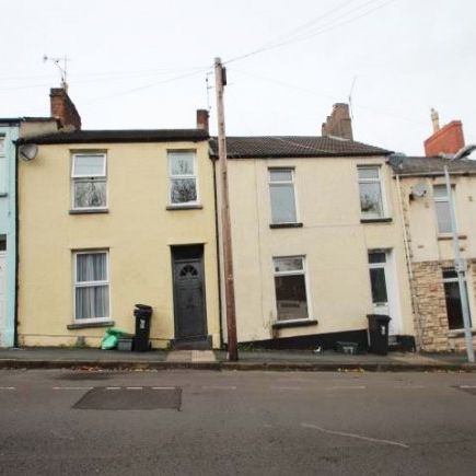 5 Double Bedroom on Blewitt Street, Newport - All Bills Included - Photo 1