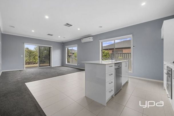 4 BEDROOM FAMILY HOME WITH RUMPUS - Photo 1