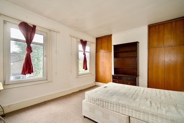 3/4 Bedroom House in Wragby Road, London - Photo 1