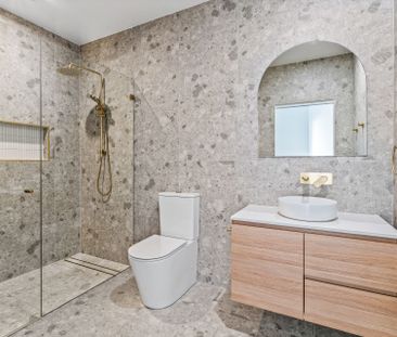 Executive 4 Bedroom Townhouse - Photo 3