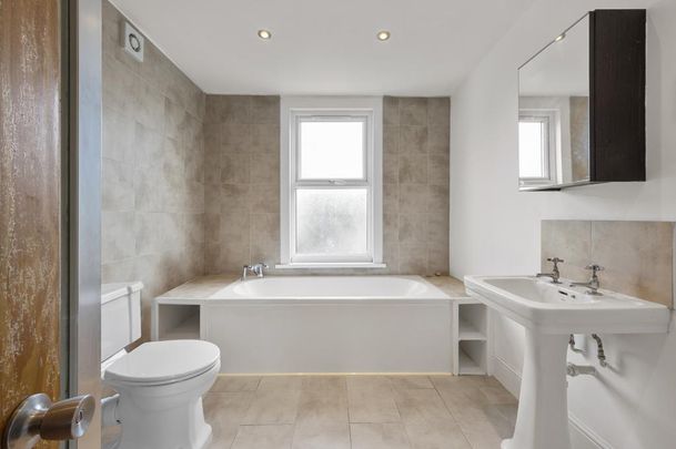 4 bedroom house to rent - Photo 1