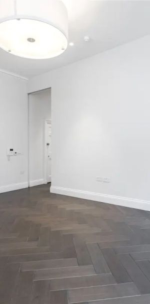 1 bedroom flat in London - Photo 1