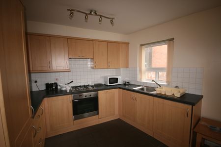 37 Cromwell Court, Botanic Avenue, Belfast, BT7 1NE - Photo 5