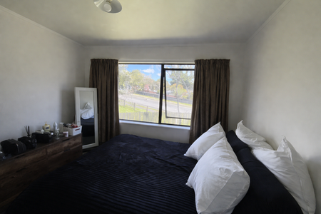 3-bedroom home near schools - Photo 3