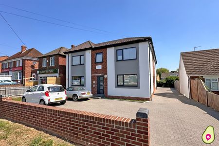 2 bed flat to rent in Bucknell Road, Bicester - Photo 2