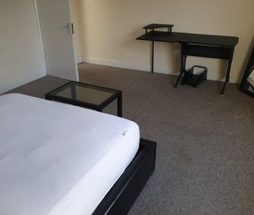 Room in a Shared Flat, Brigstocke Road, BS2 - Photo 6