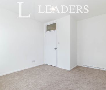 2 bedroom apartment to rent Woodcote Road, Wallington, SM6 - Photo 2