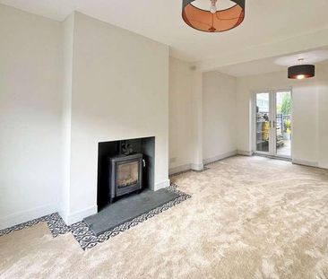 Heywood Avenue, Austerlands, Oldham, OL4 - Photo 3