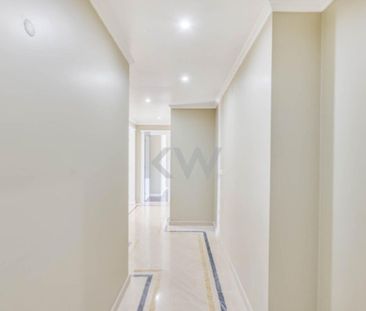 3 room luxury Apartment for rent in Cascais, Portugal - Photo 2