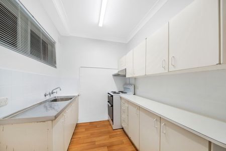 Charming Mosman Apartment with Harbour Glimpses - Photo 5