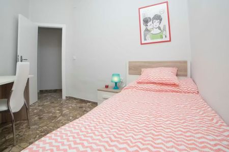 Carrer Les Centelles, Valencia, Valencian Community 46006 - Photo 5