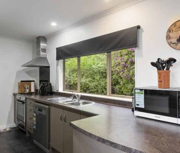 Peaceful Rural Living with Stunning Views - Photo 4