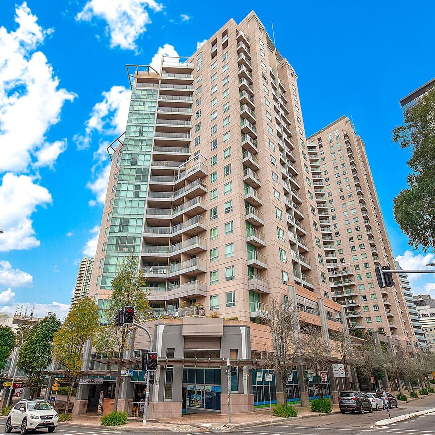 Renovated Penthouse in the Heart of Chatswood ** 27/11/25 ** - Photo 2