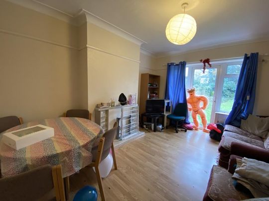 4 bedroom semi-detached house to rent - Photo 1