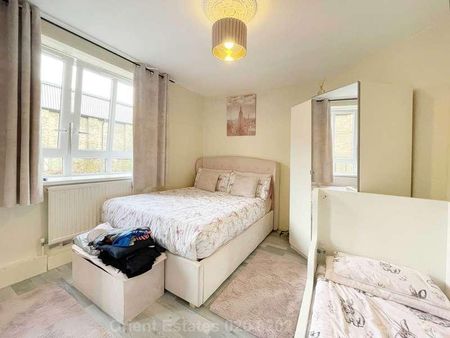 Field Road, Barons Court, W6 - Photo 3