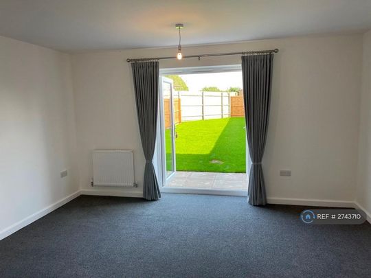 2 bedroom semi-detached house to rent - Photo 1