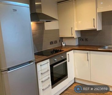 2 bedroom flat to rent - Photo 2