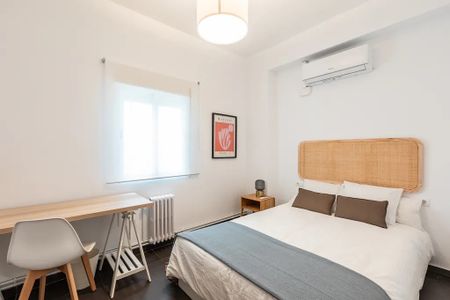 Calle del General Prim, Valencia, Valencian Community 46005 - Photo 4