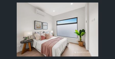 Superb Three Bedroom Townhouse - Only a 6 months lease is available. - Photo 3