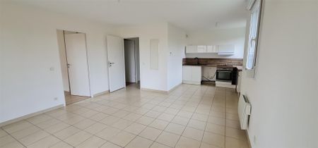 Location Appartement 2 pièces 44m² AOSTE 38490 - Photo 2