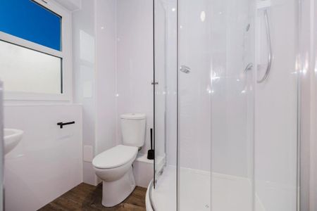 6 bedroom terraced house to rent - Photo 5