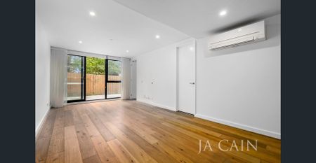 Modern Ground-Floor Living with Exceptional Courtyard Space - Photo 5