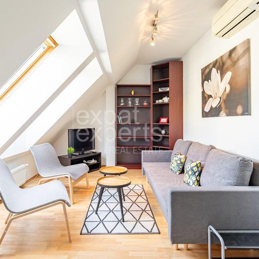 Príjemný,štýlový 2i mezonet 75 m2,A/C,s terasou, výhľad, v centre mesta - Photo 1