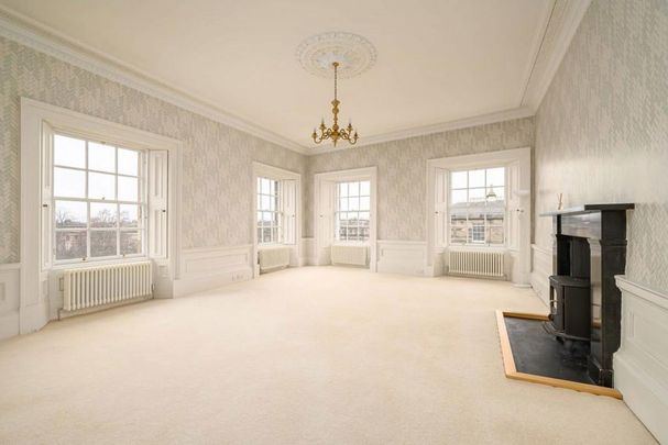 3 bedroom flat to rent - Photo 1