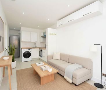 Studio to rent - Photo 1