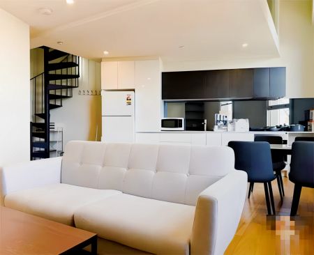 2 Bed 2 Bath Master Bedroom - Photo 4