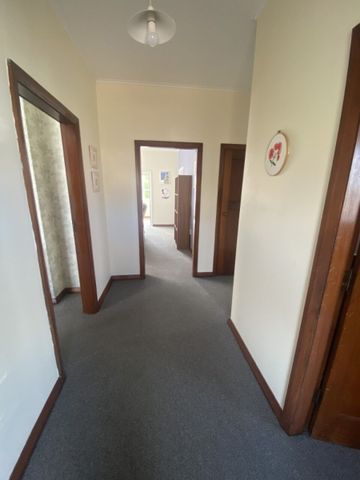 Bright 2-Bedroom Home in Wakari - Photo 4