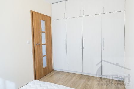 Śródmieście 2 pokoje 38,9m2, umebl. 2250+534+garaż - Photo 2