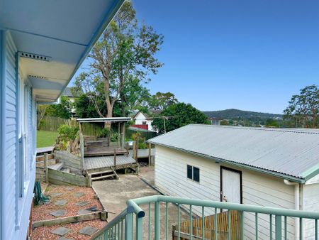 FRESHLY UPDATED HOME IN A FAMILY-FRIENDLY LOCATION - Photo 5