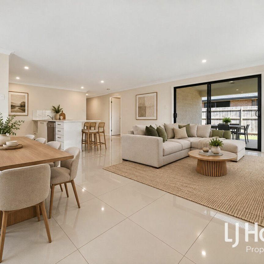 FAMILY LIVING - GREAT SIZE BACK YARD - WALKING DISTANCE TO SCHOOLS - Photo 1