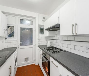 2 bedroom maisonette to rent - Photo 3