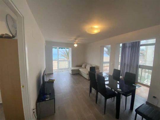 Piso de alquiler en Carrer Sant Bartomeu, Campello Playa - Photo 1
