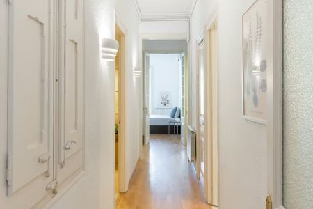 Carrer del Rosselló, Barcelona, Catalonia 08008 - Photo 3