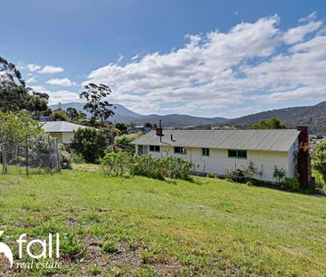 Light-Filled Living With Water Views - Photo 4