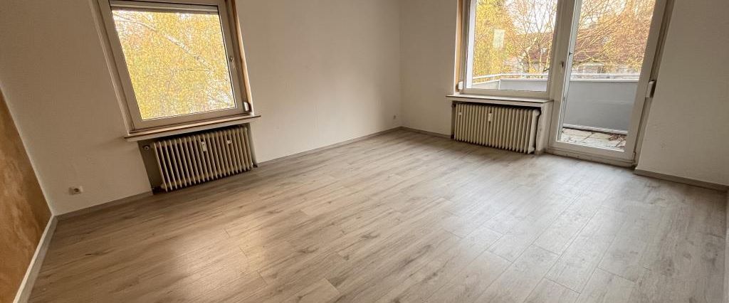 Traumhafte Aussicht - Neues BAD, Balkon & Laminat 3-Zimmer-Wohnung in Castrop-Rauxel Schwerin - Photo 1