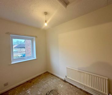 2 bedroom end of terrace house to rent - Photo 4