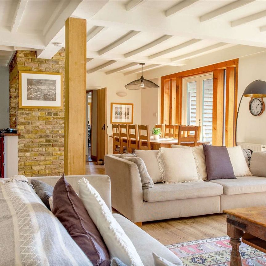 Stunning country house available for three to six months - Photo 1