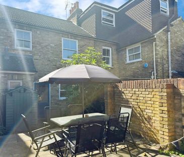2 bedroom end of terrace house to rent - Photo 3