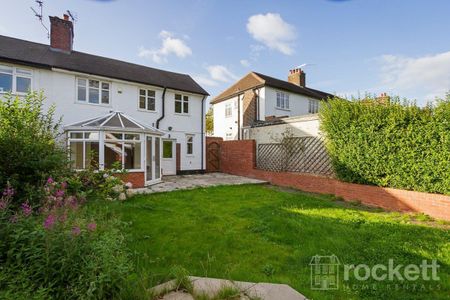 3 bed Detached House to rent in The Avenue, Hartshill, ST4 - Photo 2