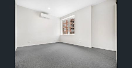 Stylish Townhouse in Premier Polaris Precinct - Heritage Facade + Spacious Interiors - Photo 4