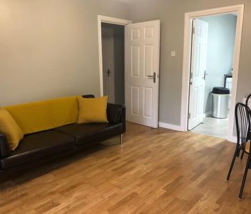 28 Ardenlee Crescent, Belfast, BT6 8QT - Photo 2